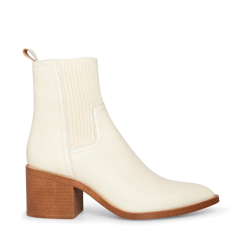 Brand new, never worn Steve Madden booties.